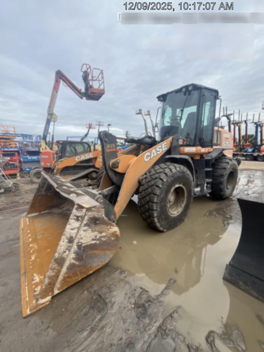 2018 Case 621G CLOSED CAB, 1 FUNCTION, JRB 416 STYLE HYD COUPLER