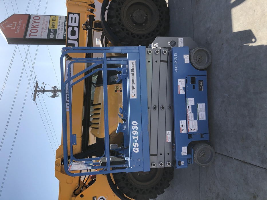 2019 Genie GS-1930 Fixed rails with chain Entry