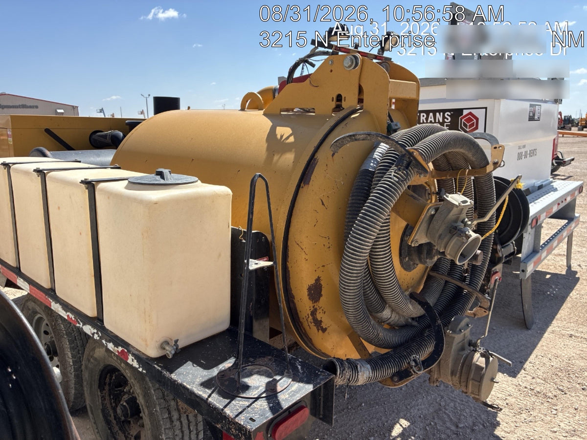 2020 Vac-Tron LP573XDT Tier 4 Kohler Diesel Engine, 500 Gallon Debris Tank w/ Hydraulic Tilt, two (2) 100 Gallon Water Tanks, Low Profile Torsion Axles (12,000 GVWR), Manual Jack Trailer