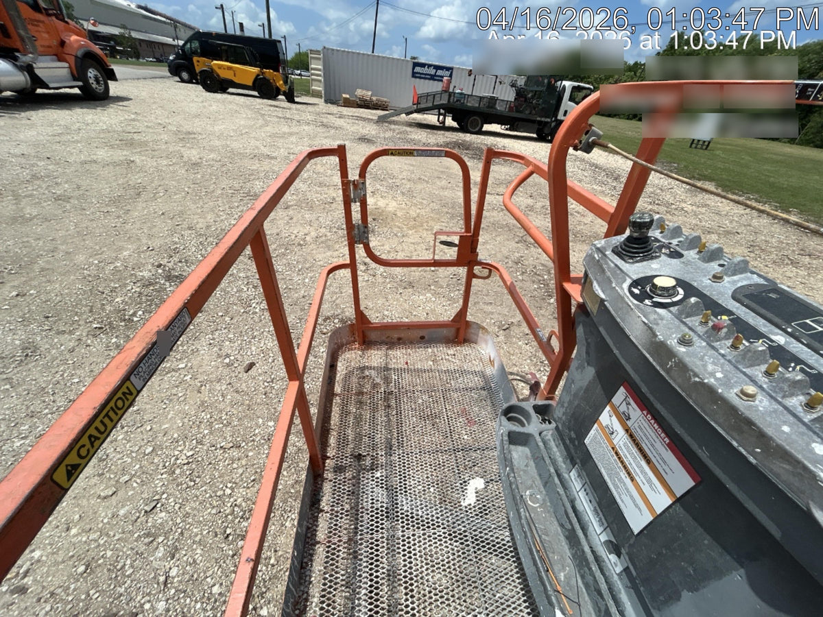 2021 JLG 800AJ