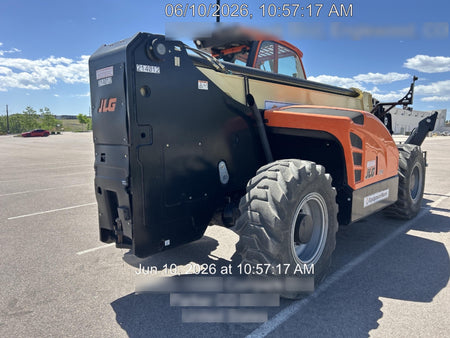 2022 JLG 1075