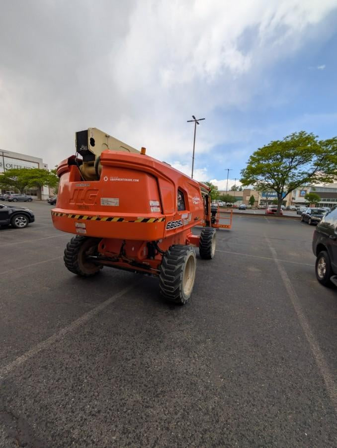 2023 JLG 660SJ