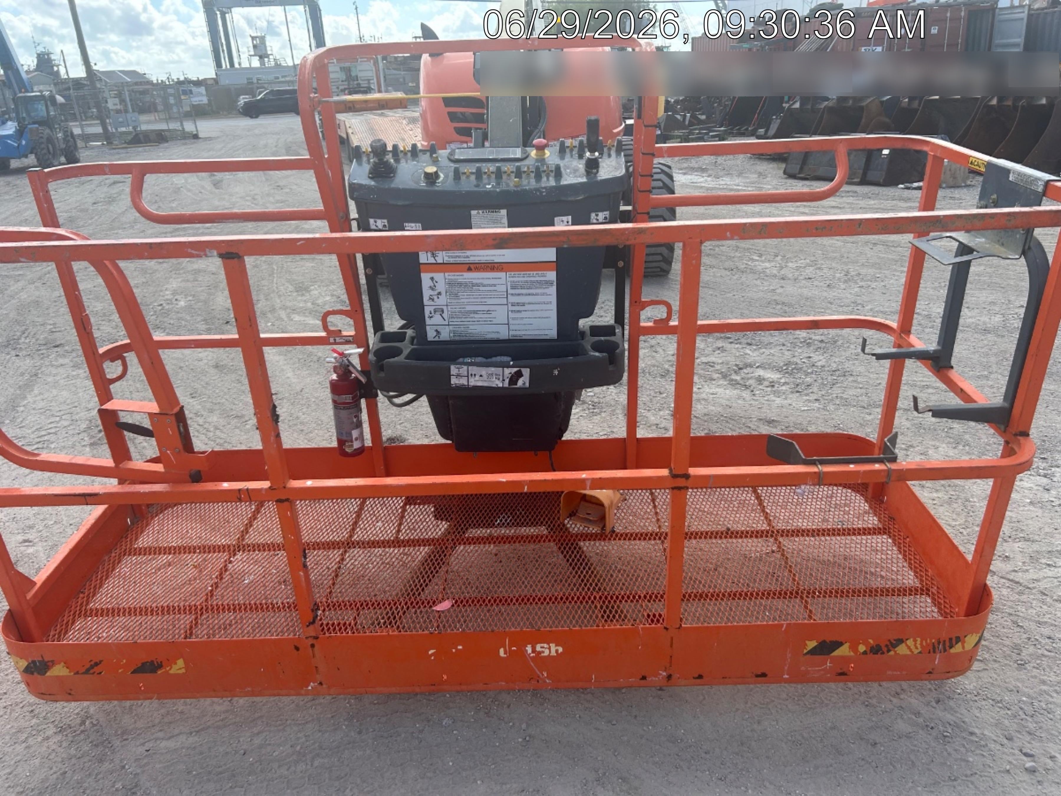 2025 JLG 600AJ