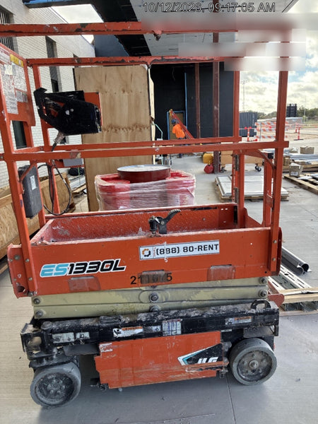 2022 JLG ES1330L