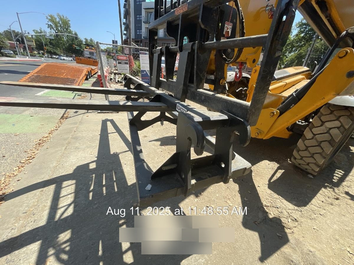 2024 JLG 1001275853