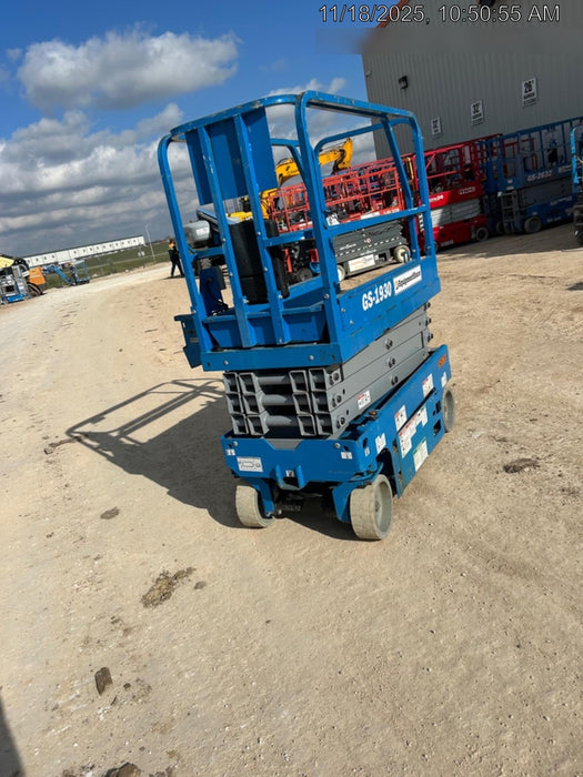 2019 Genie GS-1930 Fixed Rails with Chain Entry