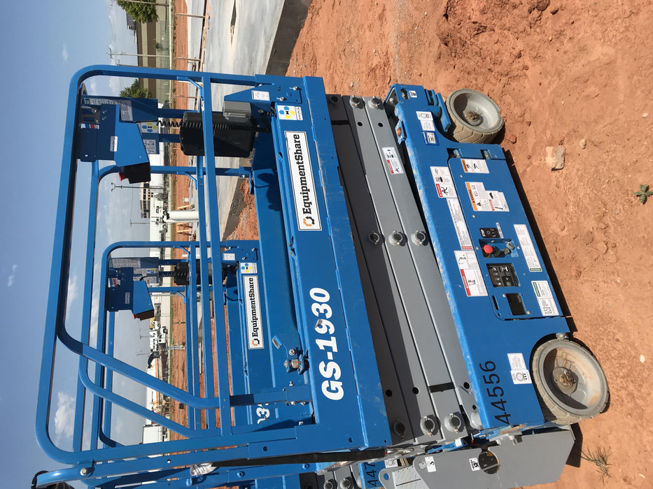 2019 Genie GS-1930 Fixed rails with chain Entry