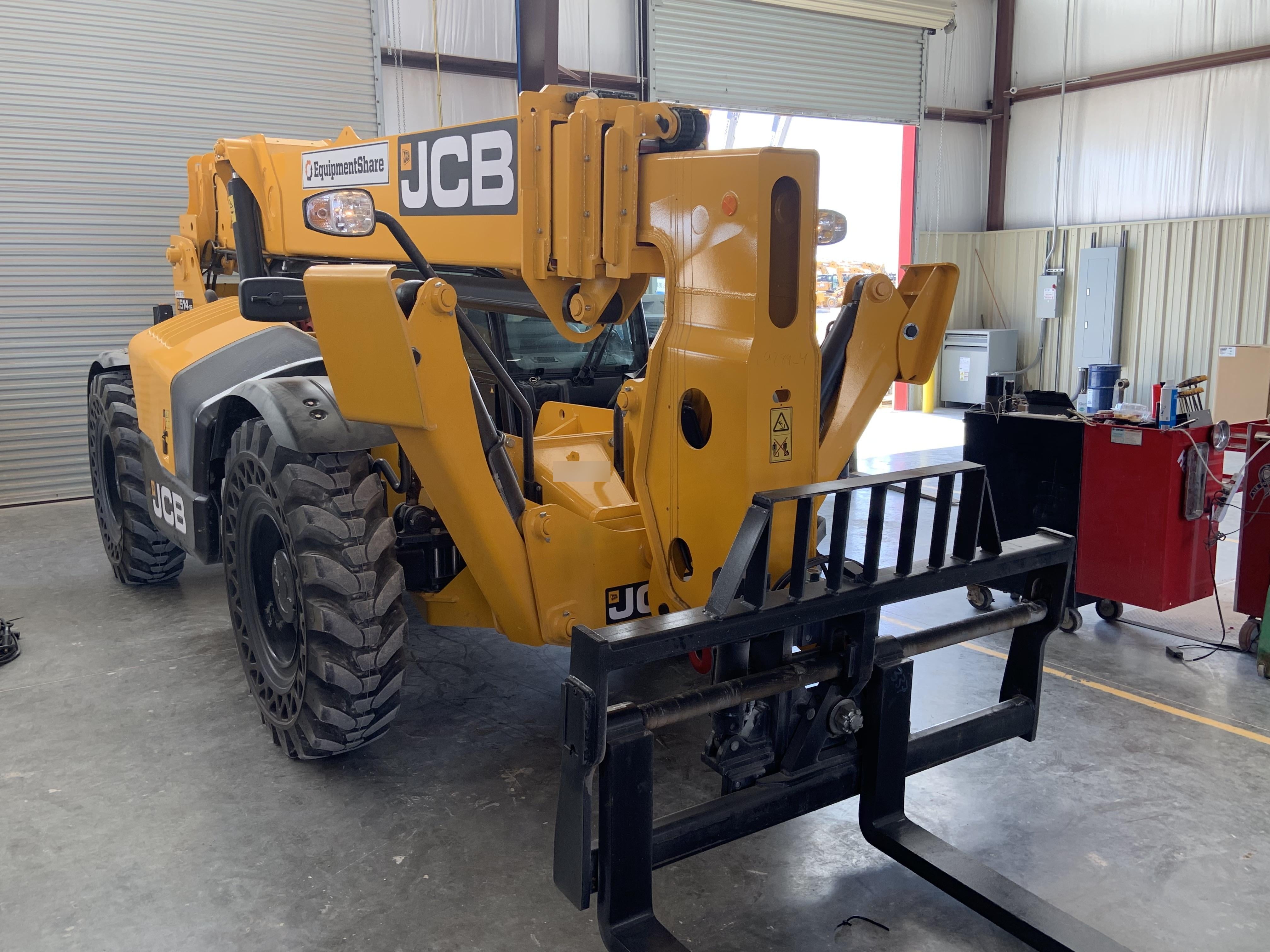 2019 JCB 514-56 Cab/Heat/Air, 109HP, Solid Tires, STD Worklight, Beacon, Aux Hydraulics, Lifting Eye, Back up Alarm w/72" Side Shift Carriage, 60" Forks