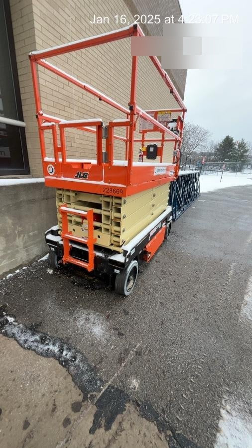 2022 JLG R3246