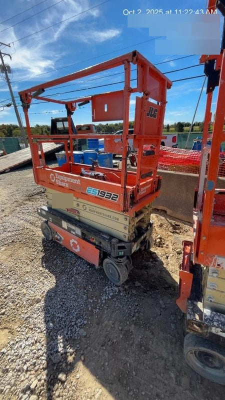 2022 JLG ES1932