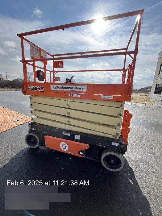 2021 JLG R3246