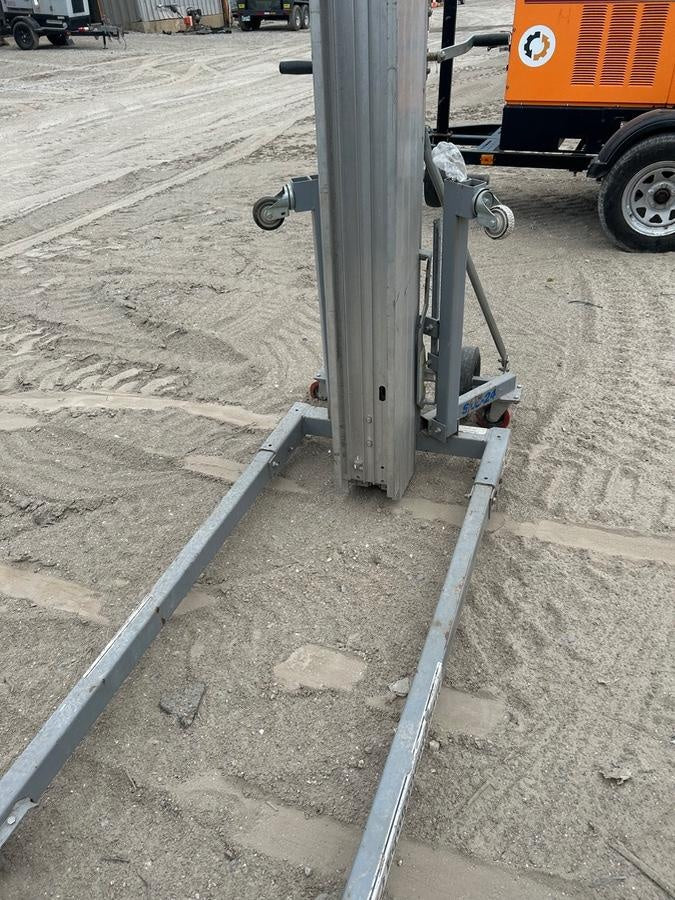 2019 GENIE SLC-24