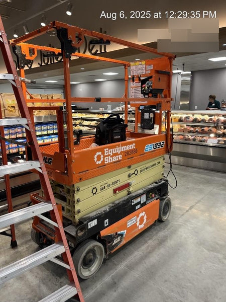 2022 JLG ES1932