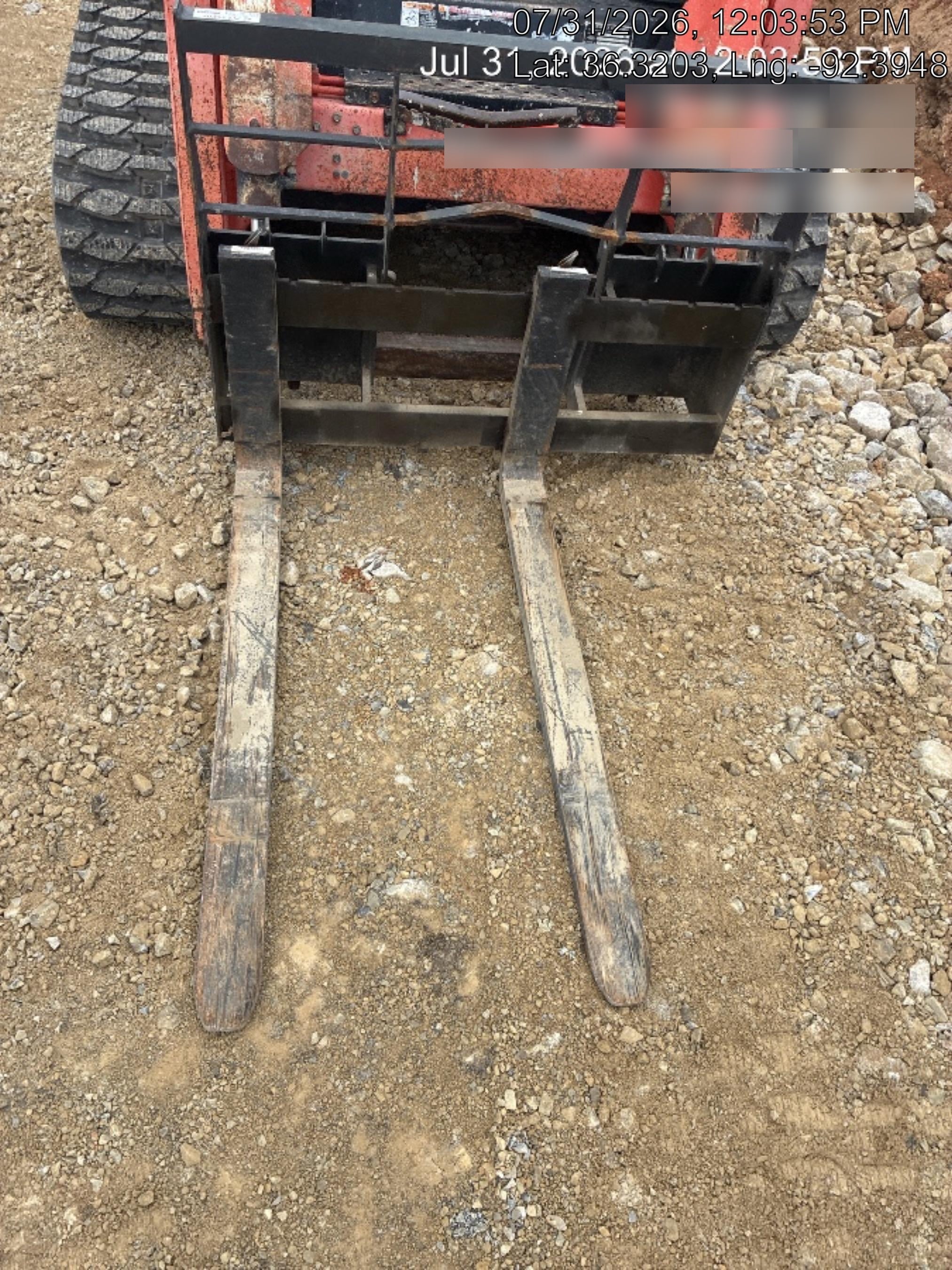 2025 ARROW MATERIAL HANDLING 48" Pallet Forks - Arrow