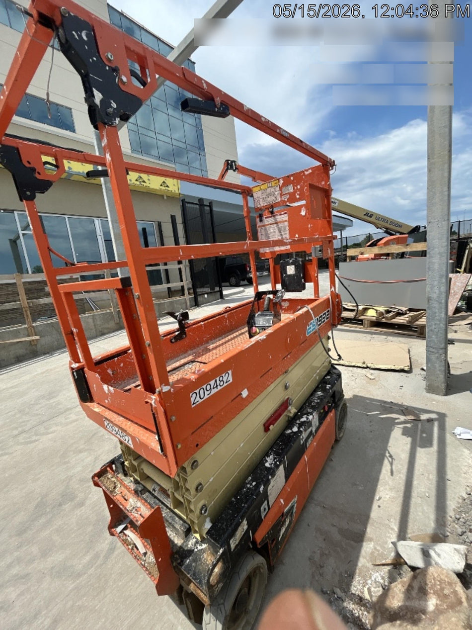 2022 JLG ES1932