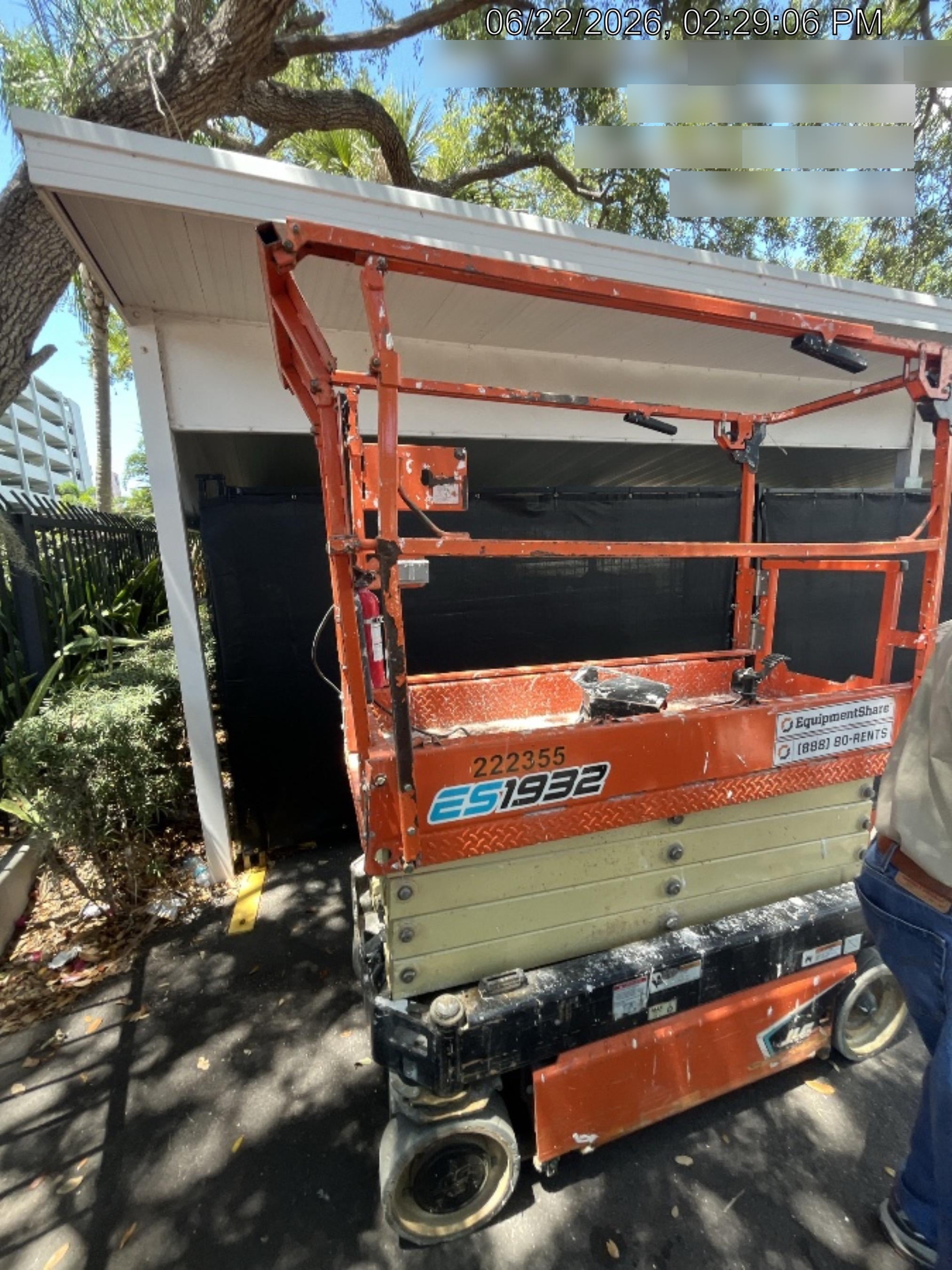 2022 JLG ES1932