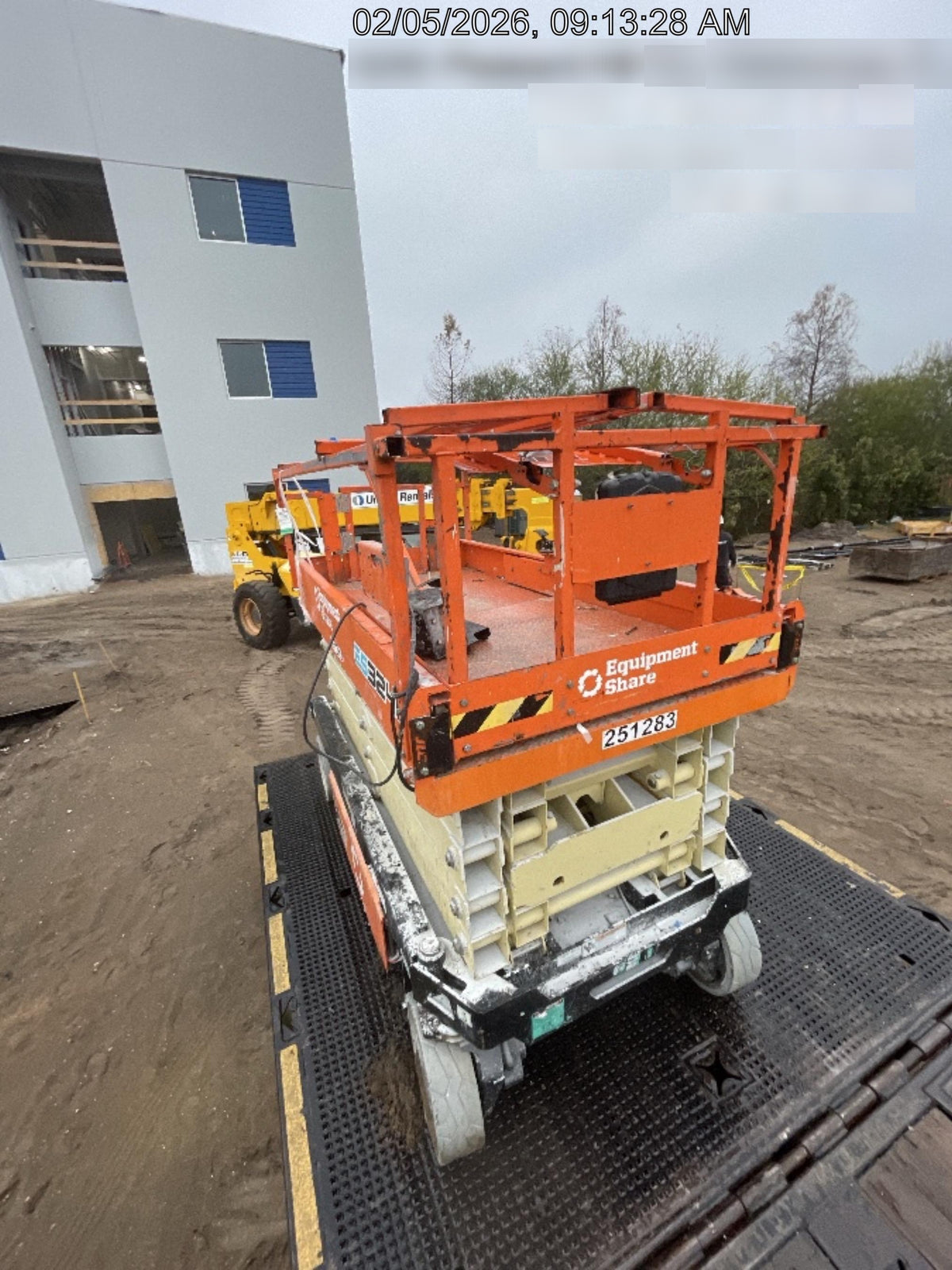 2022 JLG ES3246