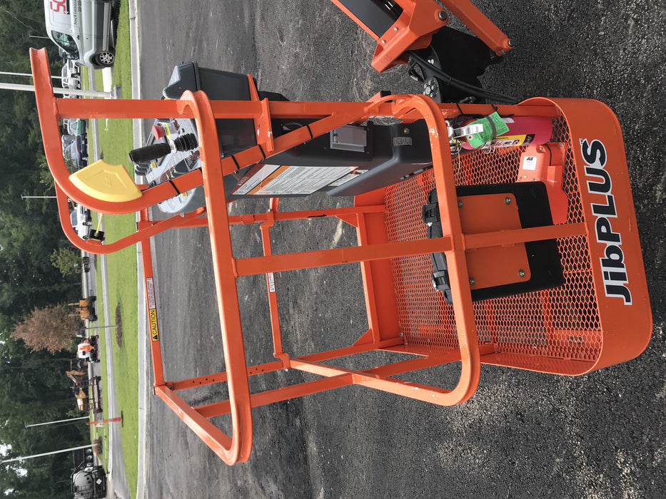 2019 JLG E400AJPN