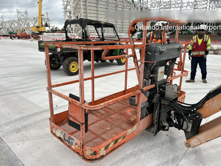 2022 JLG 860SJ