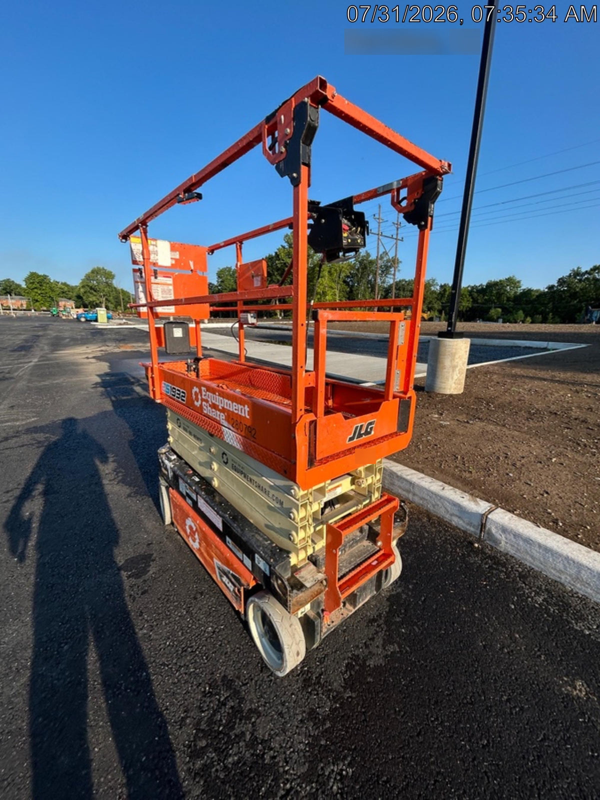 2022 JLG ES1932