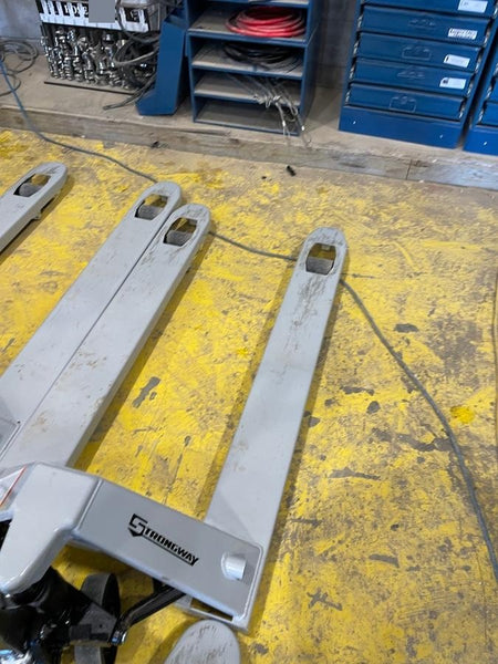 2024 NORTHERN TOOL 5,500 Ibs Pallet Jack - Northern Tool