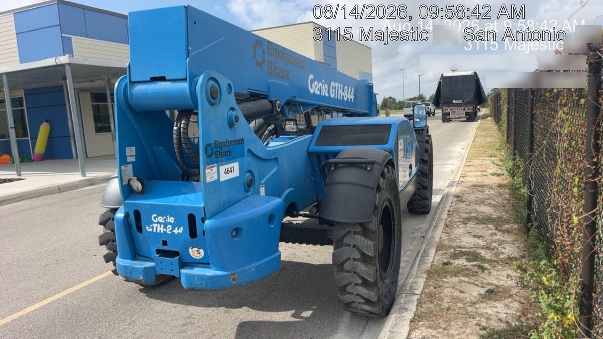 2017 GENIE GTH-844