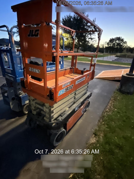 2021 JLG ES1932