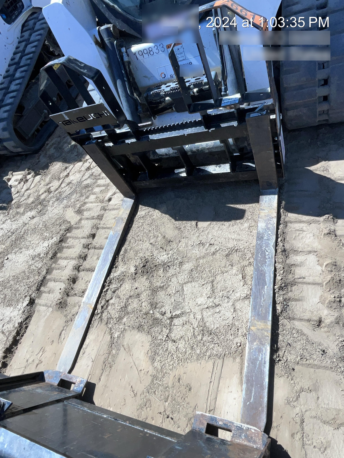 2022 TAKEUCHI 48" Pallet Forks - Takeuchi