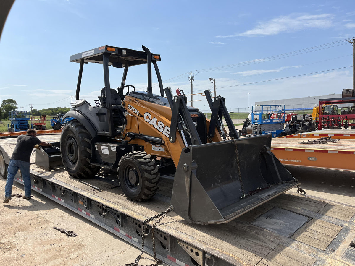2023 CASE 570N EP