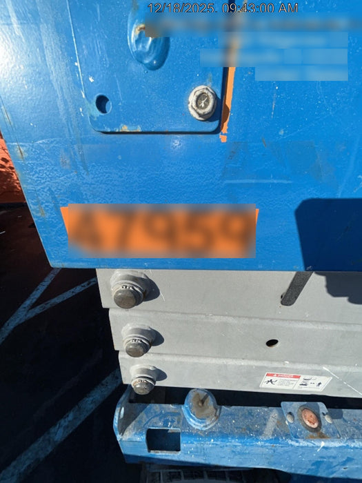 2019 Genie GS-2632 Folding rails with half height swing gate