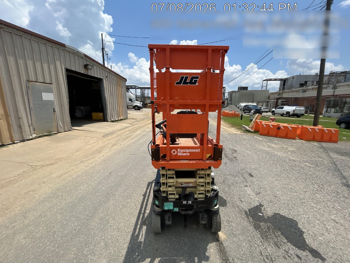2025 JLG ES1932