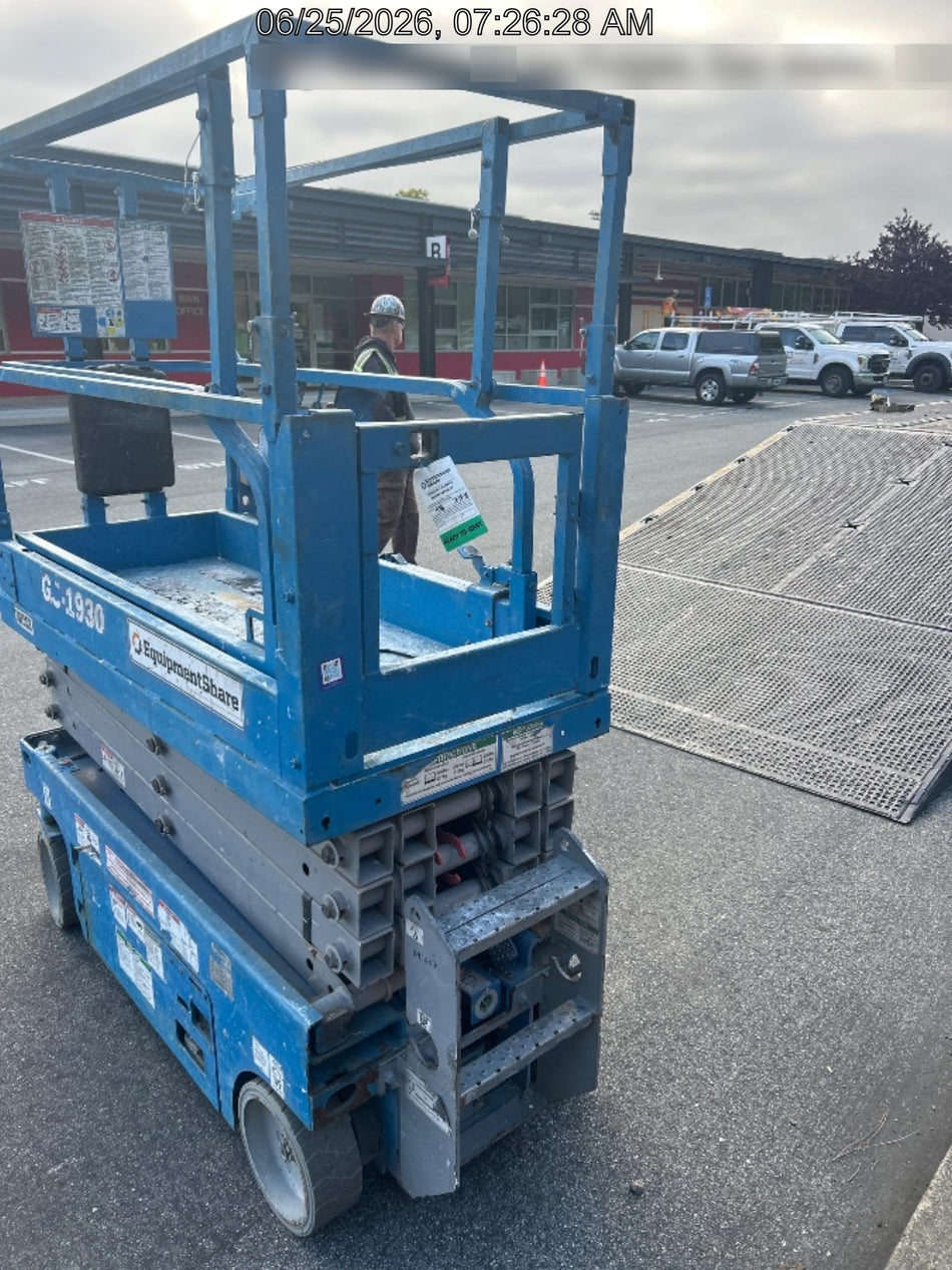 2020 Genie GS-1930 Solid Non Marking Tires, Beacon, Folding rails with half height swing gate, 800W Inverter