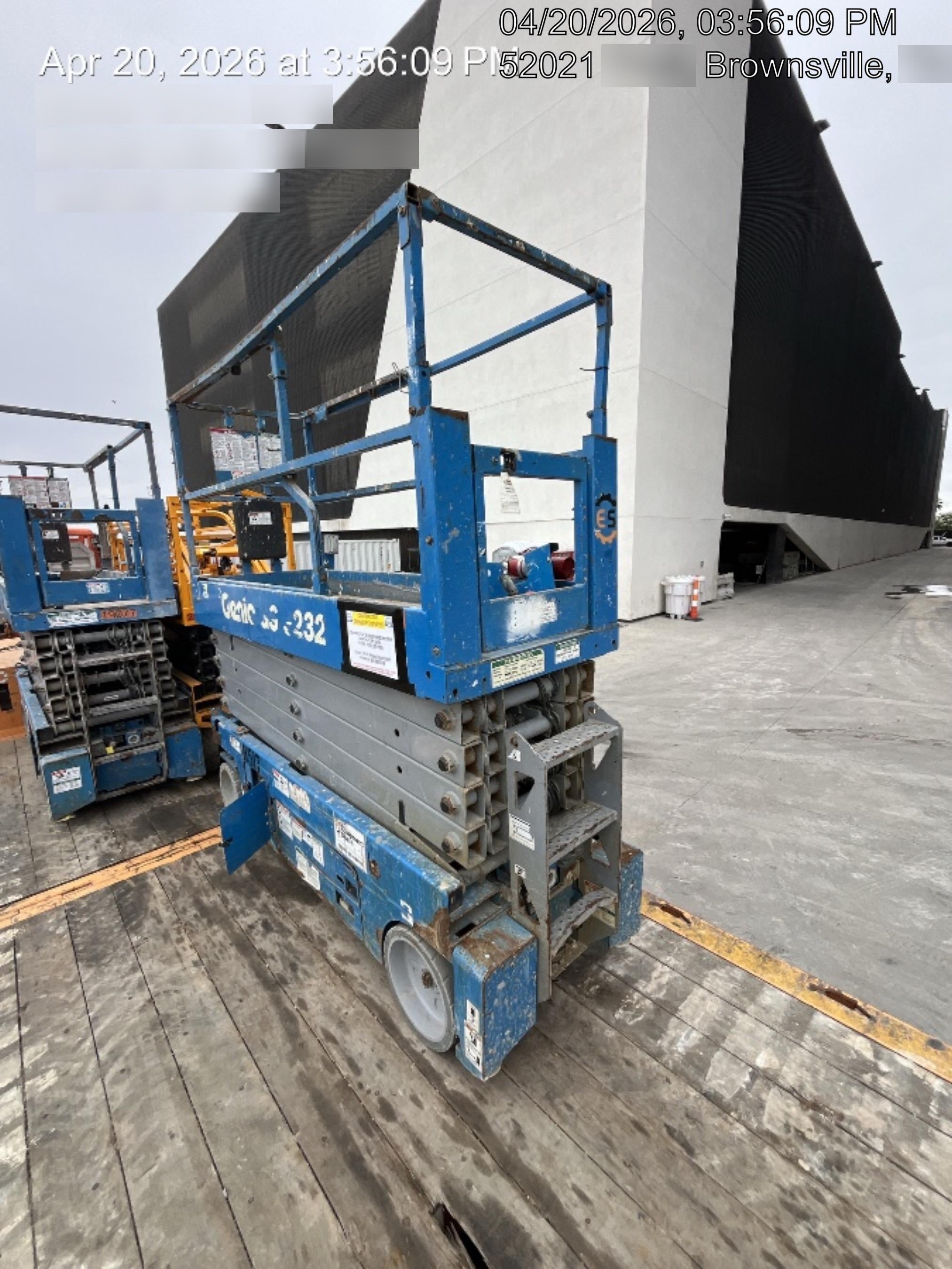 2018 Genie GS-3232 Genie GS3232 Lift w/Folding Rails and Swing Gate