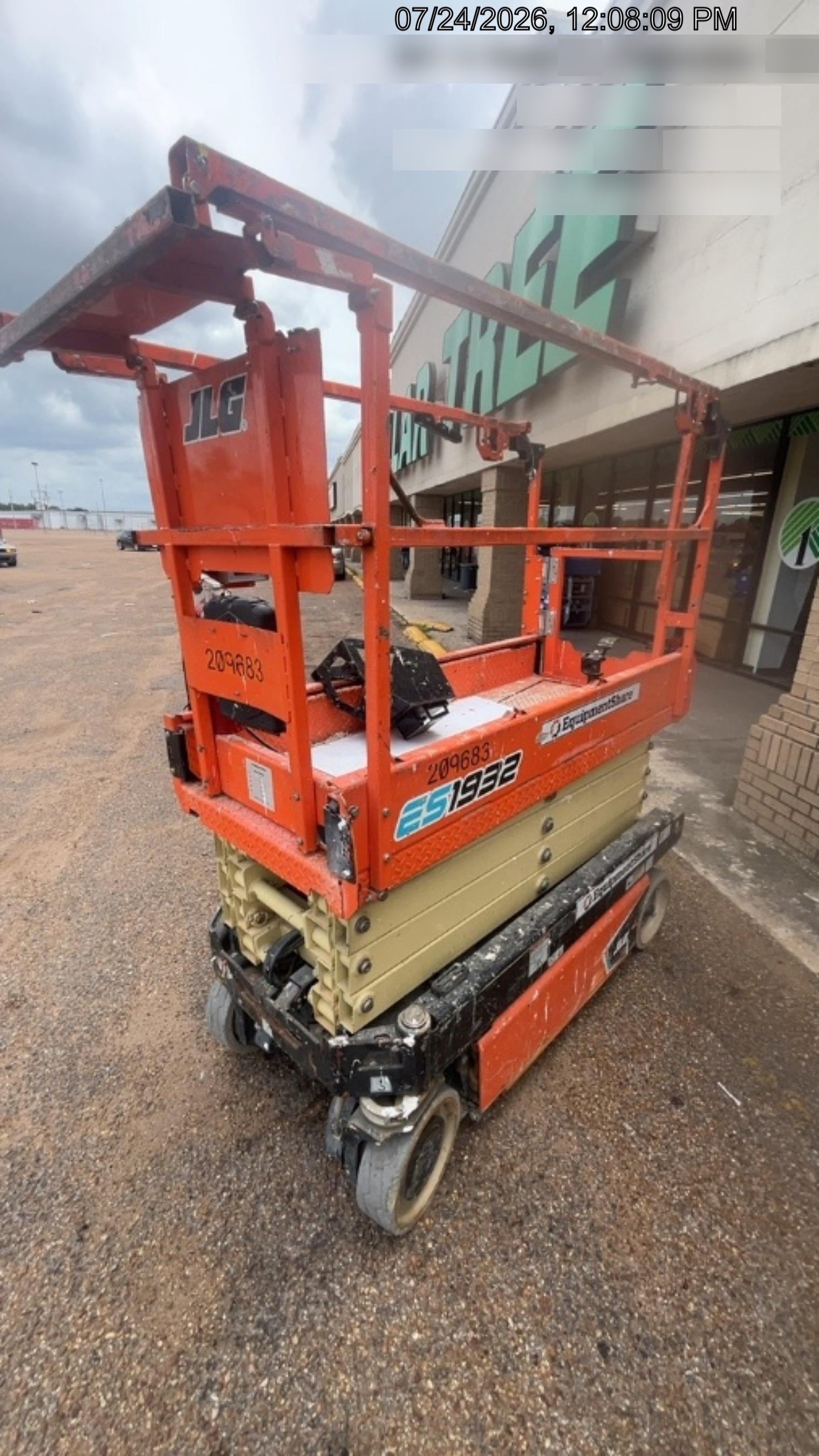 2022 JLG ES1932