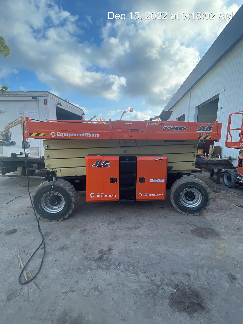 2022 JLG RT4394
