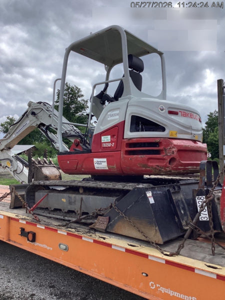 2022 TAKEUCHI TB250-2R