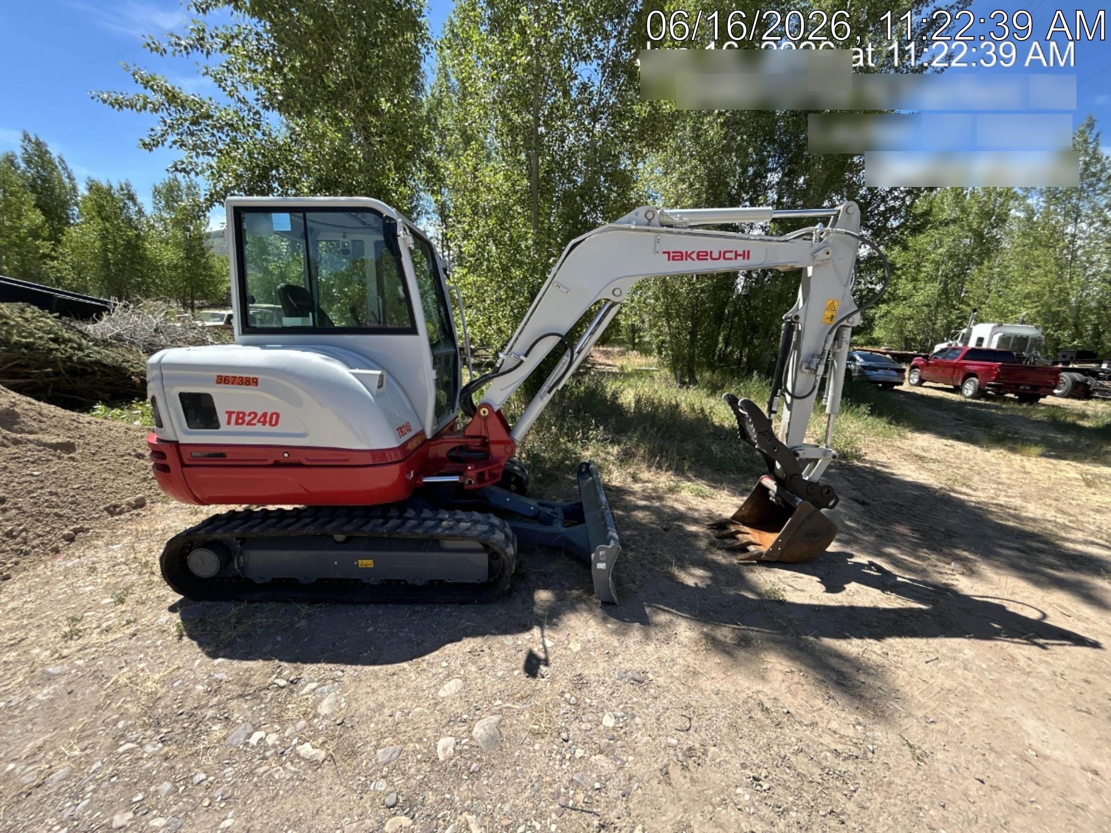 2023 TAKEUCHI TB240-CR