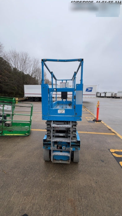 2019 Genie GS-2632 Folding rails with half height swing gate