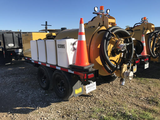 2021 Vac-Tron LP573XDT 500 Gallon Debris Tank w/ Hydraulic Tilt, two (2) 100 Gallon Water Tanks, Low Profile Torsion Axles (12,000 GVWR)