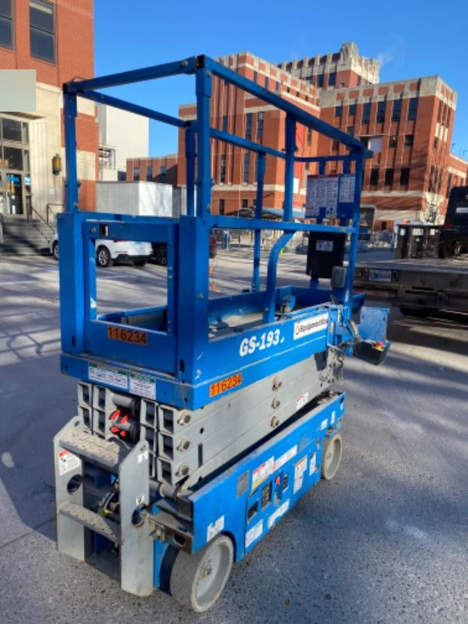 2020 Genie GS-1930 Solid Non Marking Tires, Beacon, Folding rails with half height swing gate