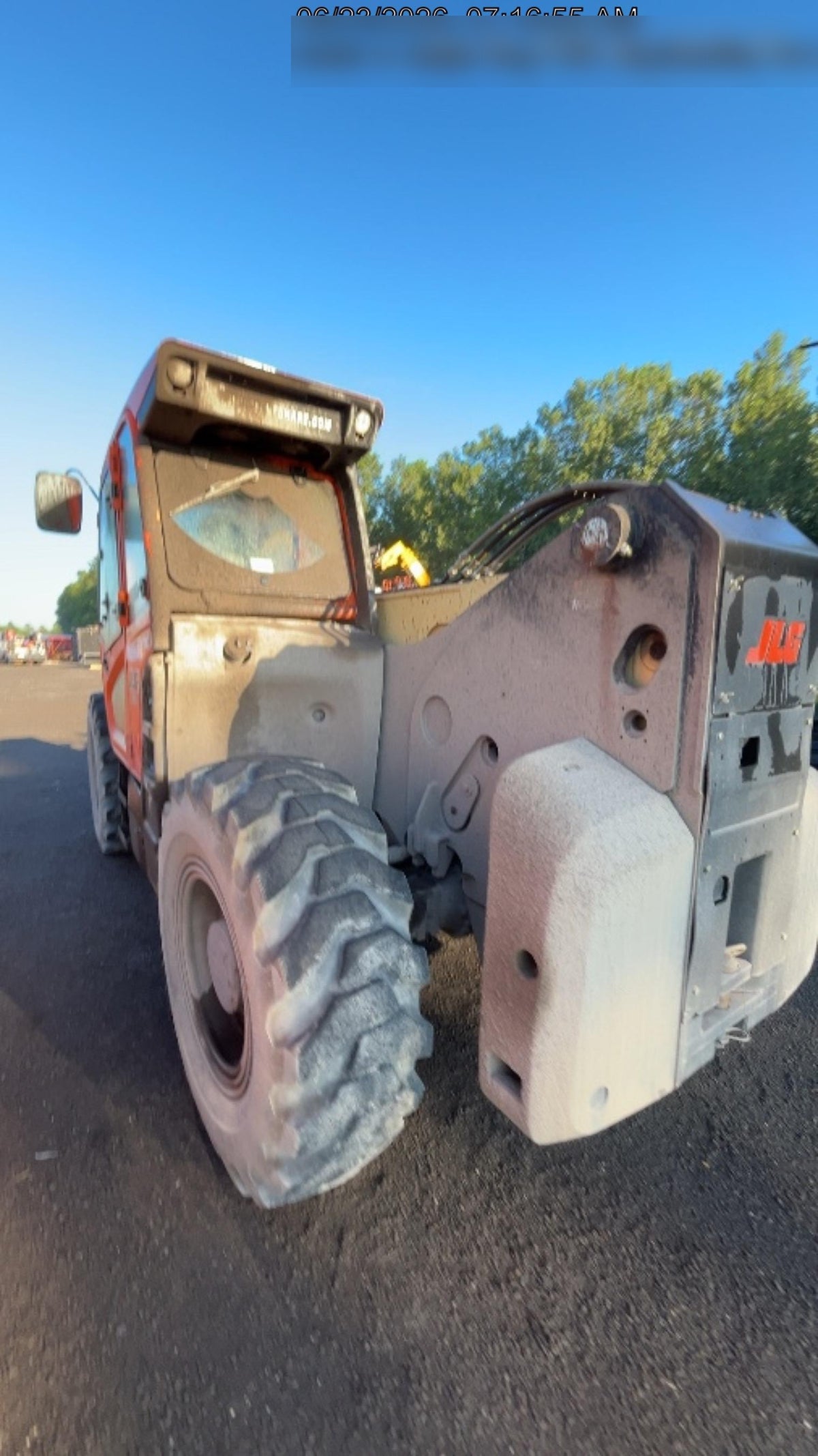 2025 JLG 1732
