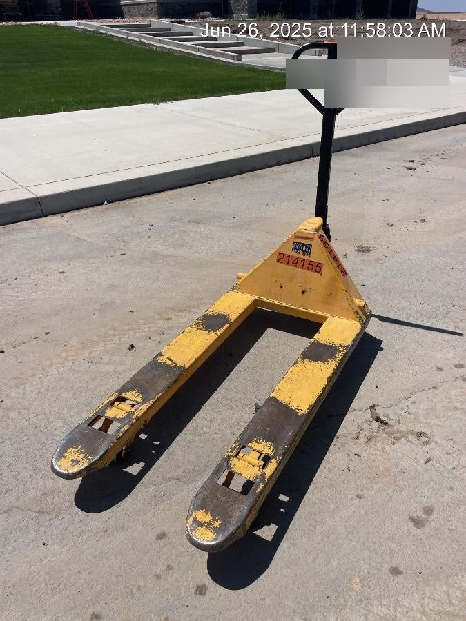2022 CROWN 5,500lb Manual Pallet Jack - Crown