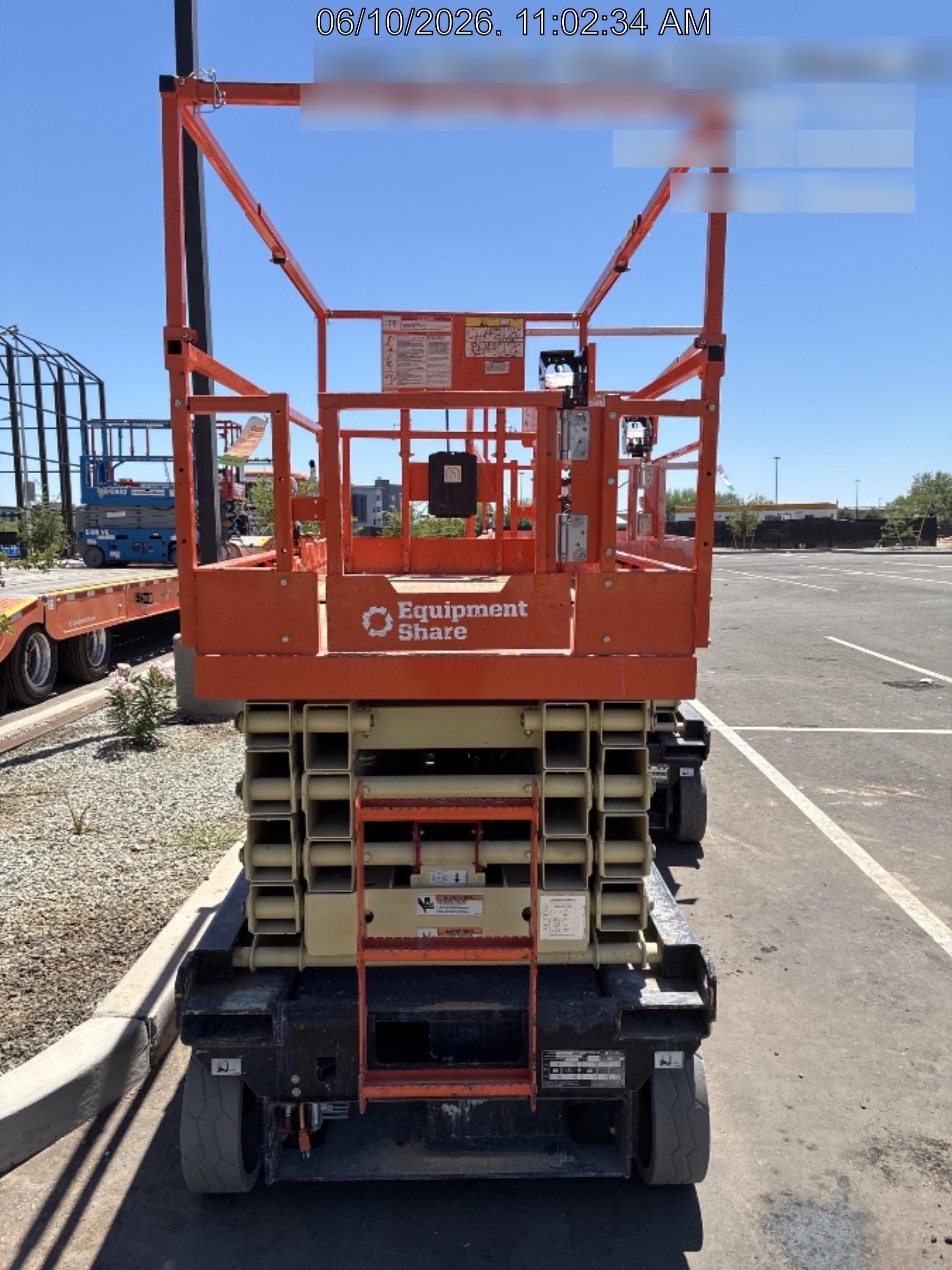 2022 JLG ES3246