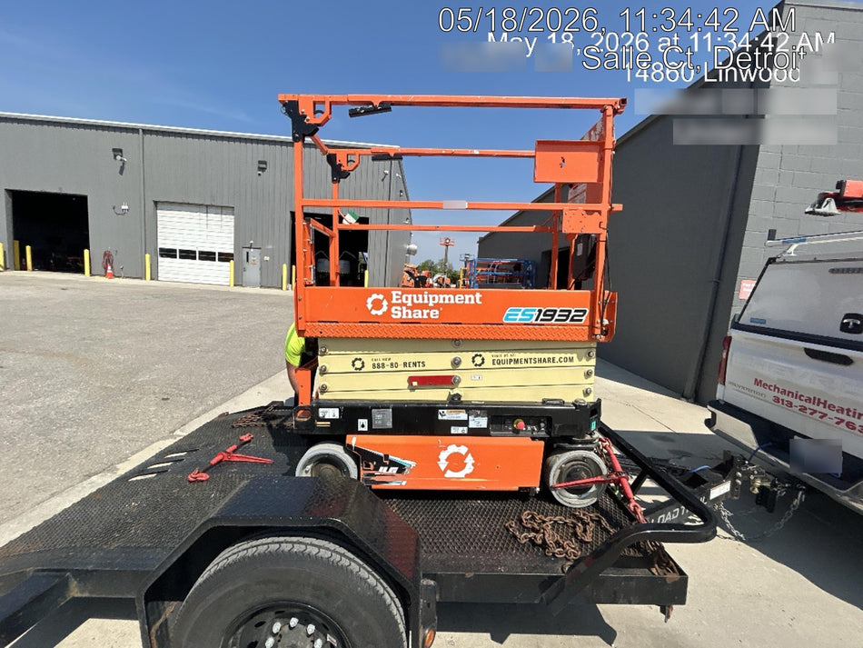 2023 JLG ES1932