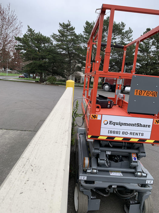 2020 Skyjack SJIII-3219 Solid NM Tires, Half height spring hinged entry gate, Dual Beacons, 800W Inverter