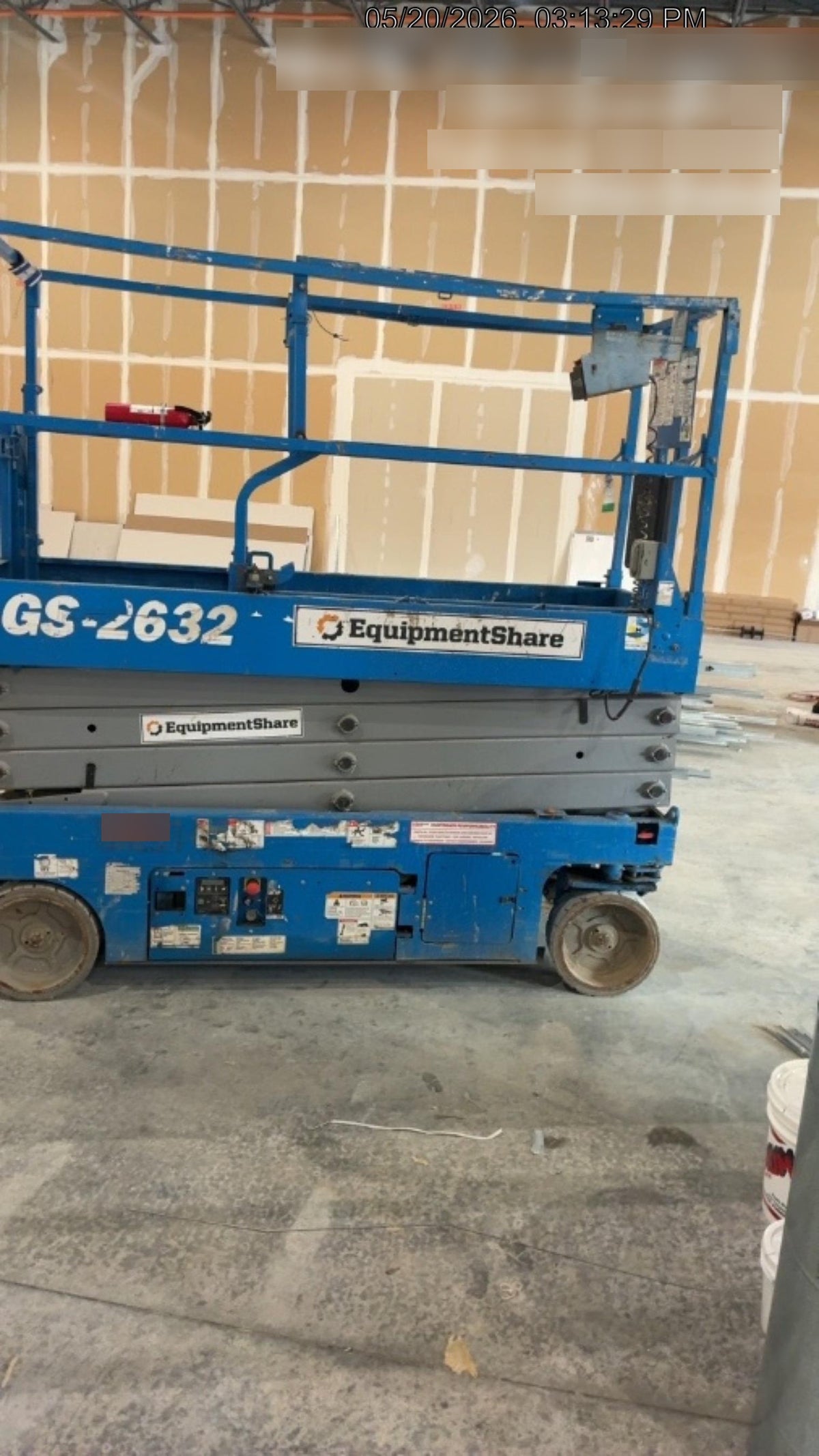 2019 Genie GS-2632 Folding rails with half height swing gate