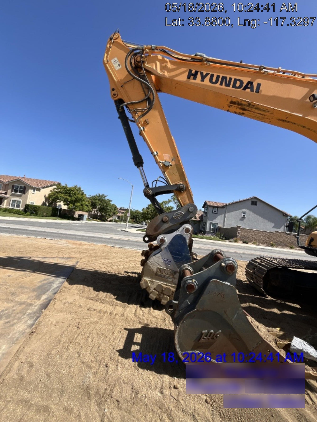 2017 HYUNDAI HX220L