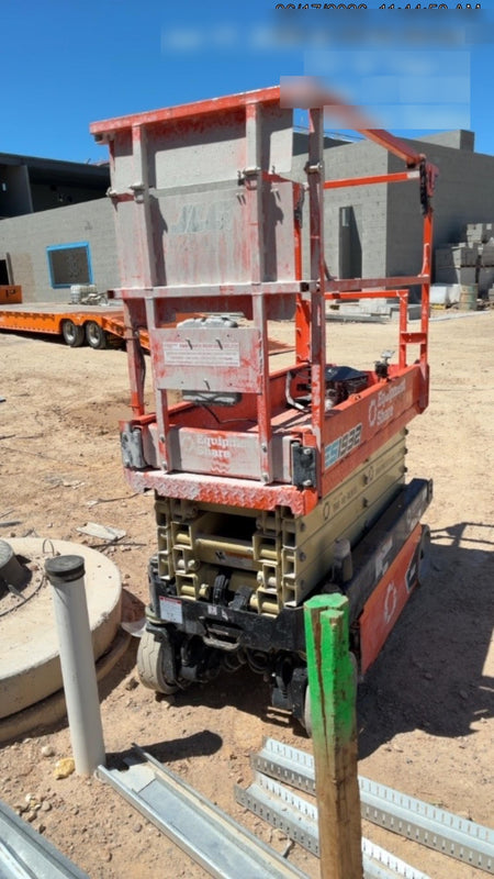 2024 JLG ES1932