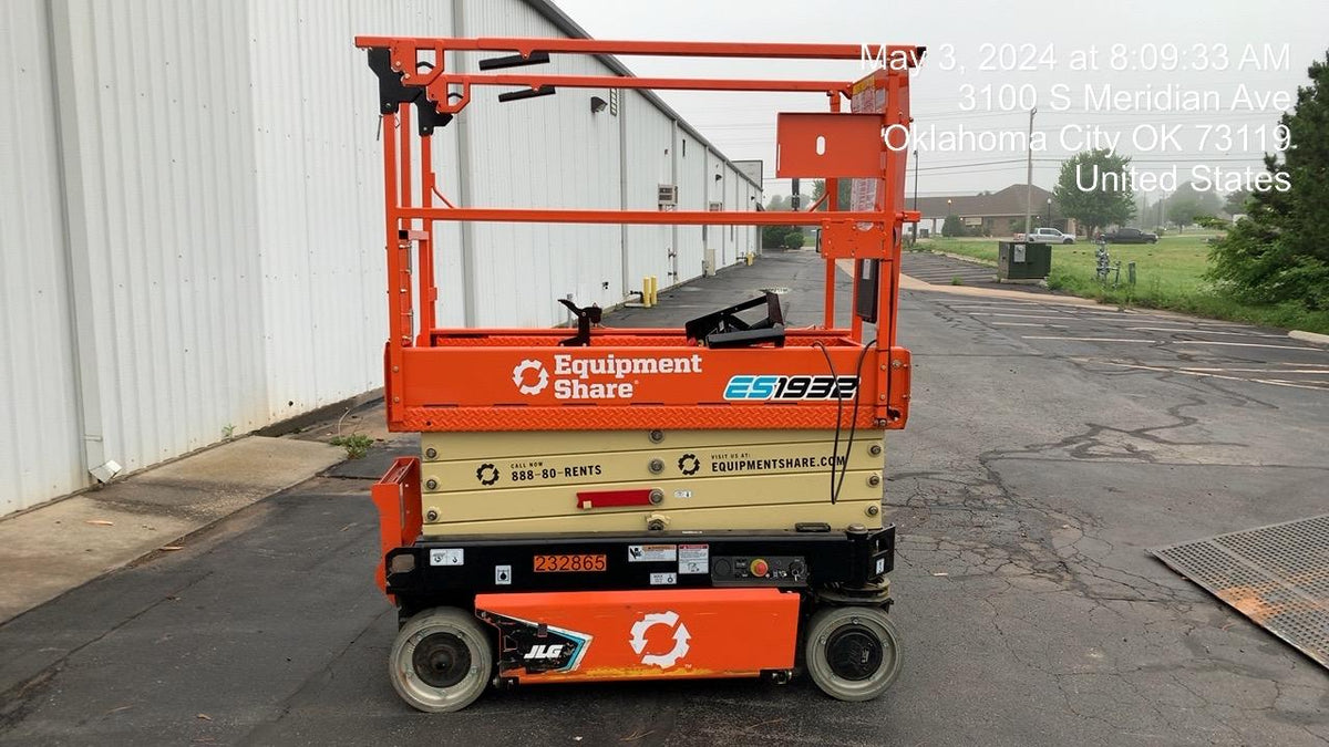 2022 JLG ES1932
