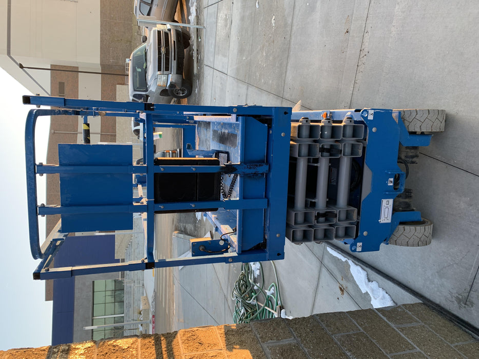 2019 Genie GS-2632 Folding rails with half height swing gate